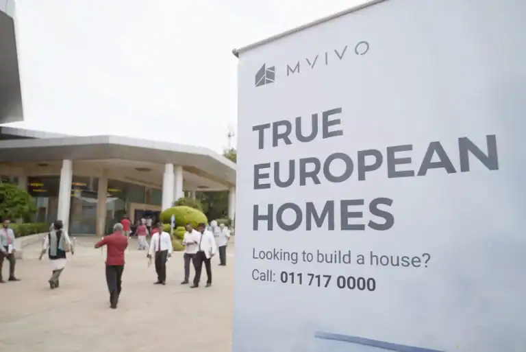 Outdoor MVIVO promotional banner reading 