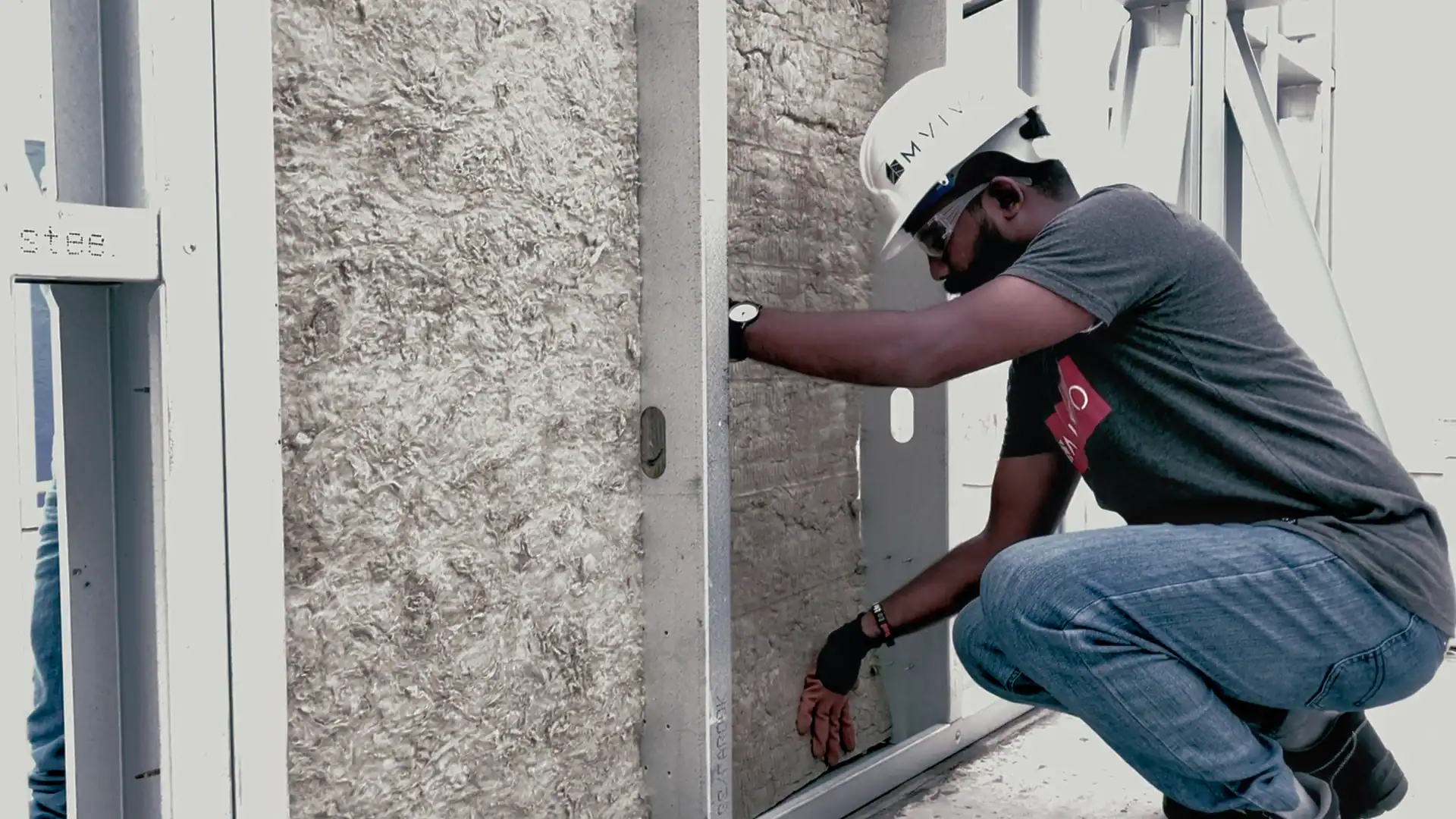 worker insulating an MVIVO home
